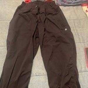 Lululemon Stretch High-Rise Jogger Cropped Black Pre Owned Size 12